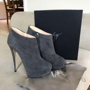 Giuseppe Zanotti gray booties